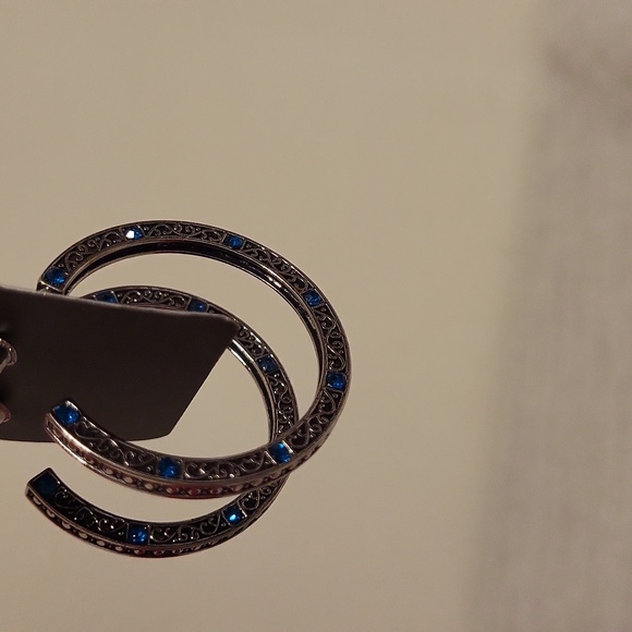 NWT Paparazzi silver colored earrings with turquoise stones Richly Royal - Picture 4 of 10